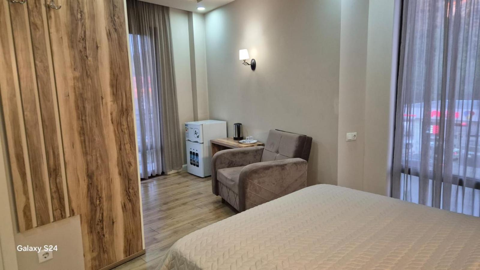 Hotel Sunny Batumi Exterior photo